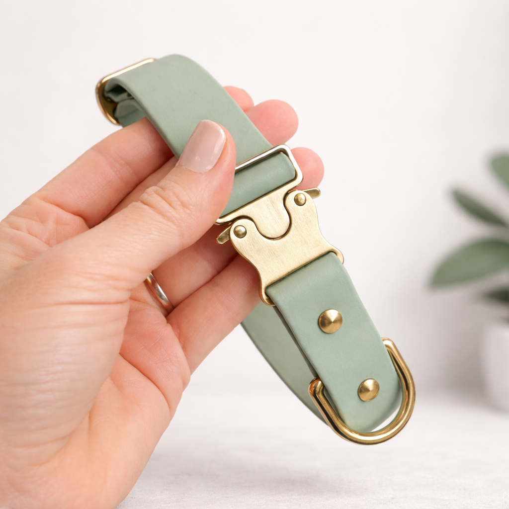 The signature collar - Sage Green