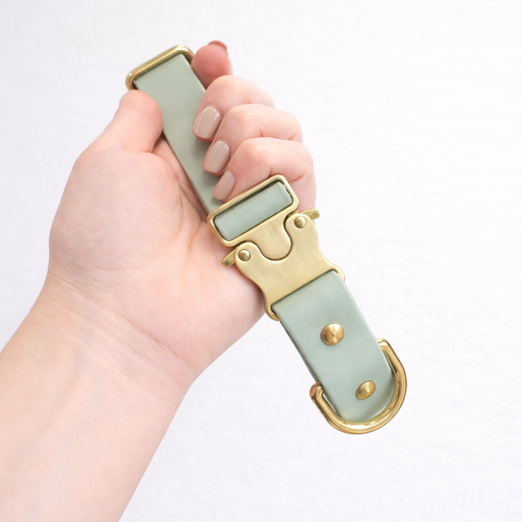 The signature collar - Sage Green